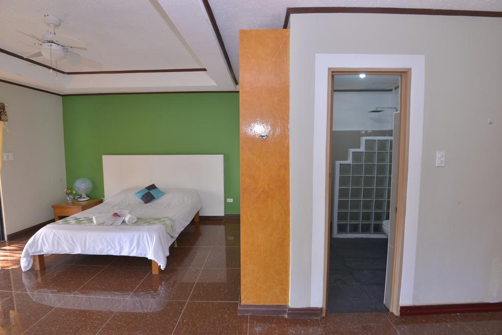 Lanas Beach Resort Romblon Island Room photo